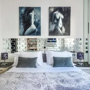  Apartment Your Place In Milano Italy