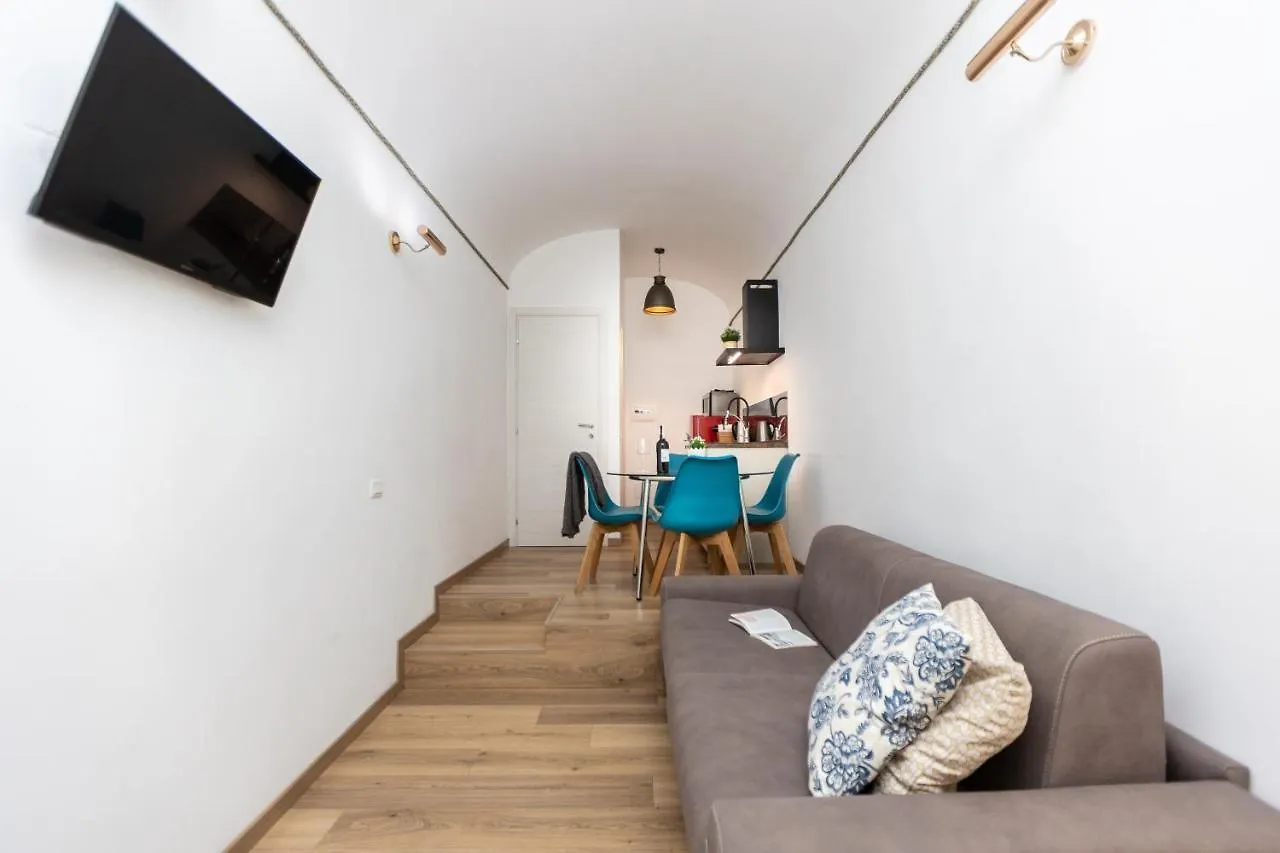 Rental In Rome - Romacampusmartius 0*,